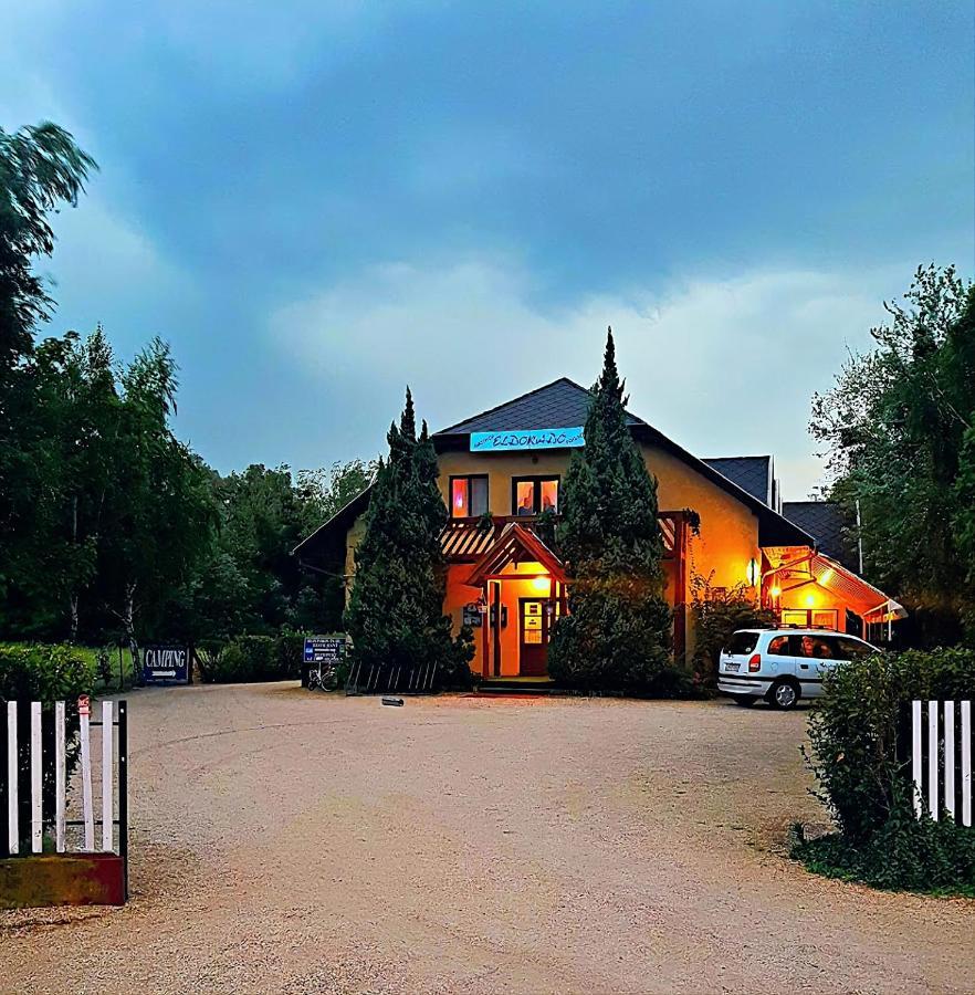 Eldoradó Fogadó és Kemping Vonyarcvashegy Esterno foto