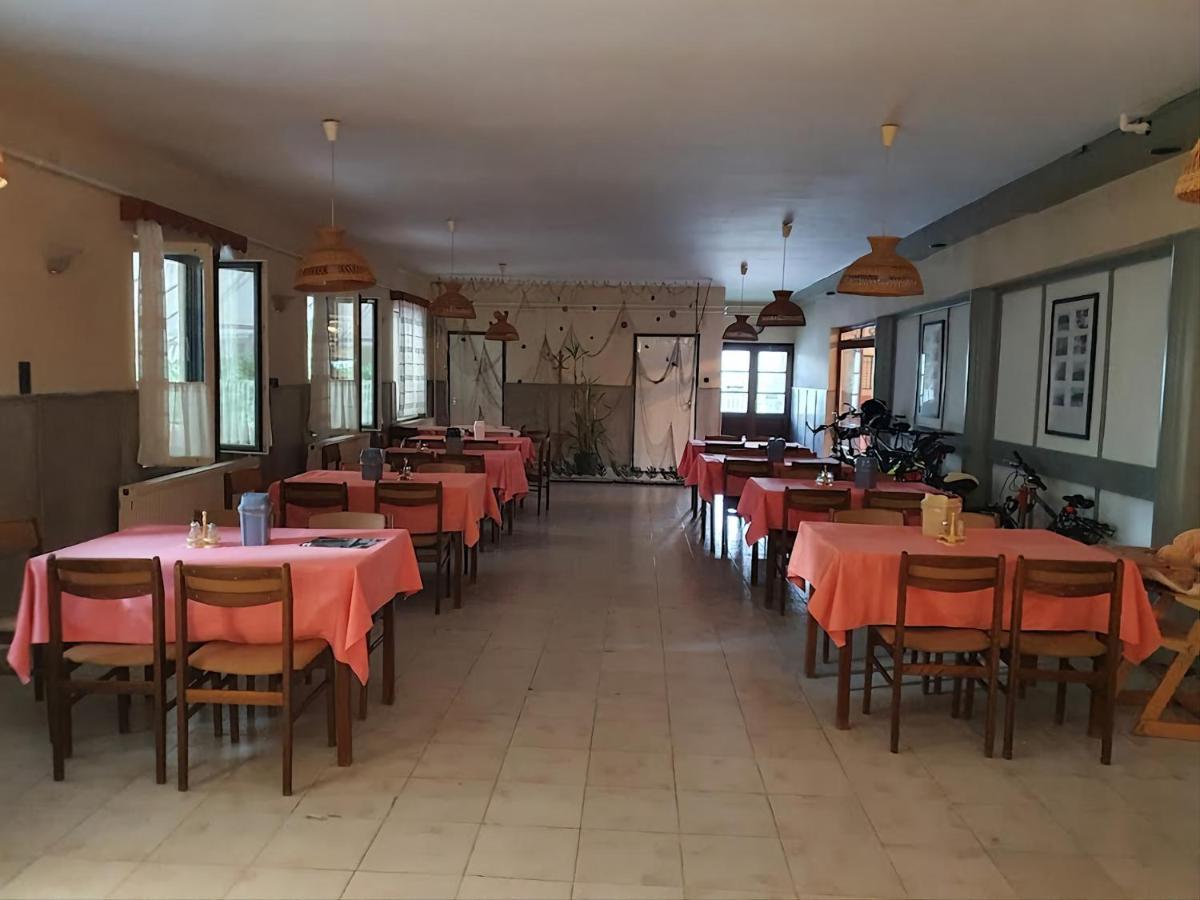 Eldoradó Fogadó és Kemping Vonyarcvashegy Esterno foto